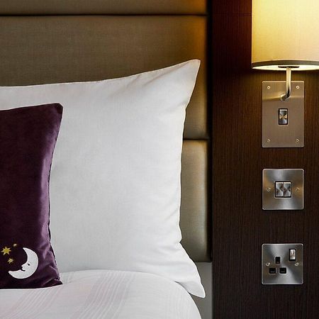 Premier Inn Брентвуд Экстерьер фото