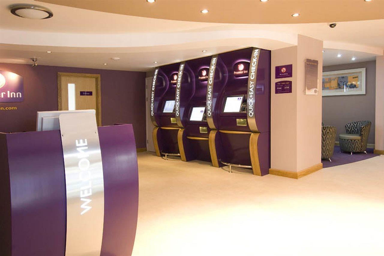 Premier Inn Брентвуд Экстерьер фото