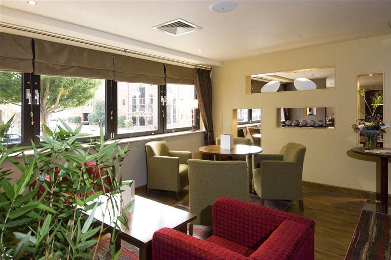 Premier Inn Брентвуд Экстерьер фото