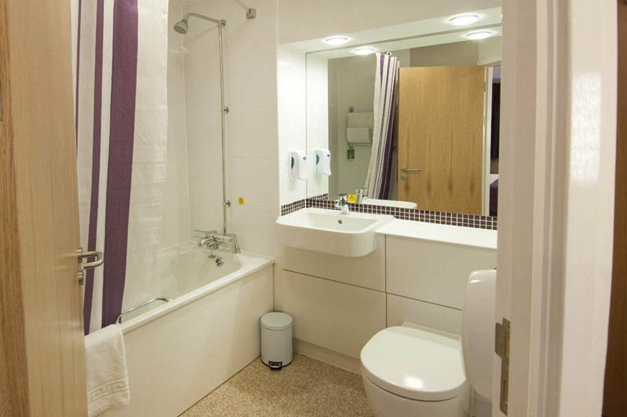 Premier Inn Брентвуд Экстерьер фото