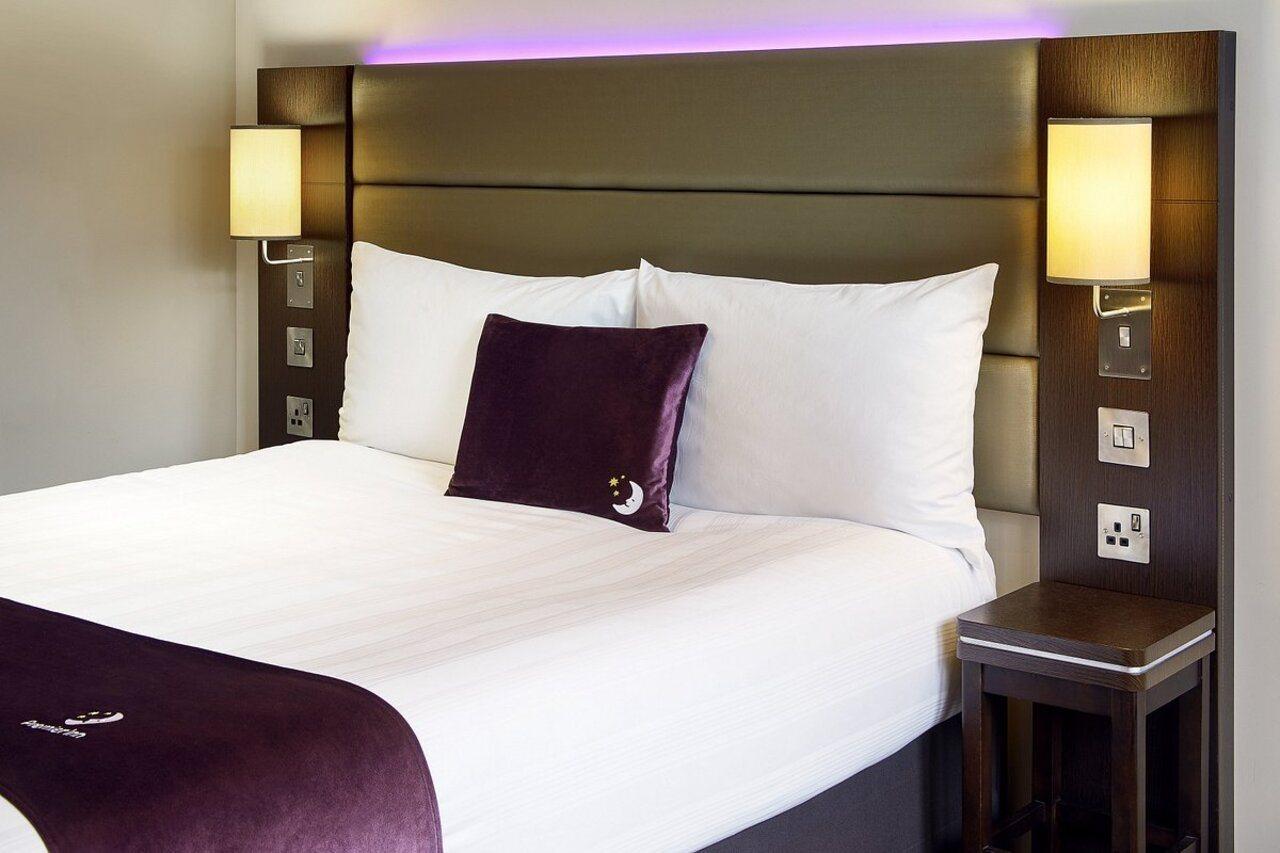 Premier Inn Брентвуд Экстерьер фото
