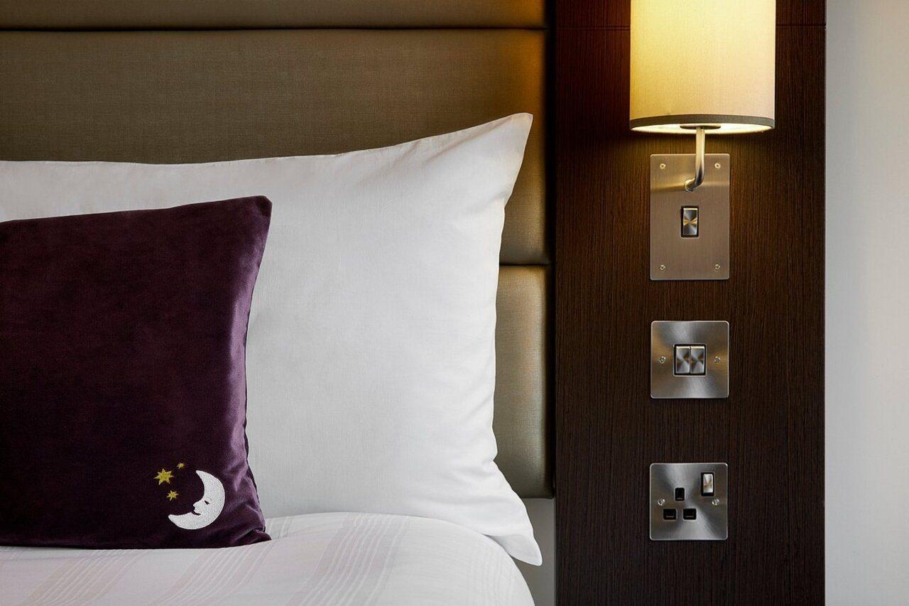Premier Inn Брентвуд Экстерьер фото
