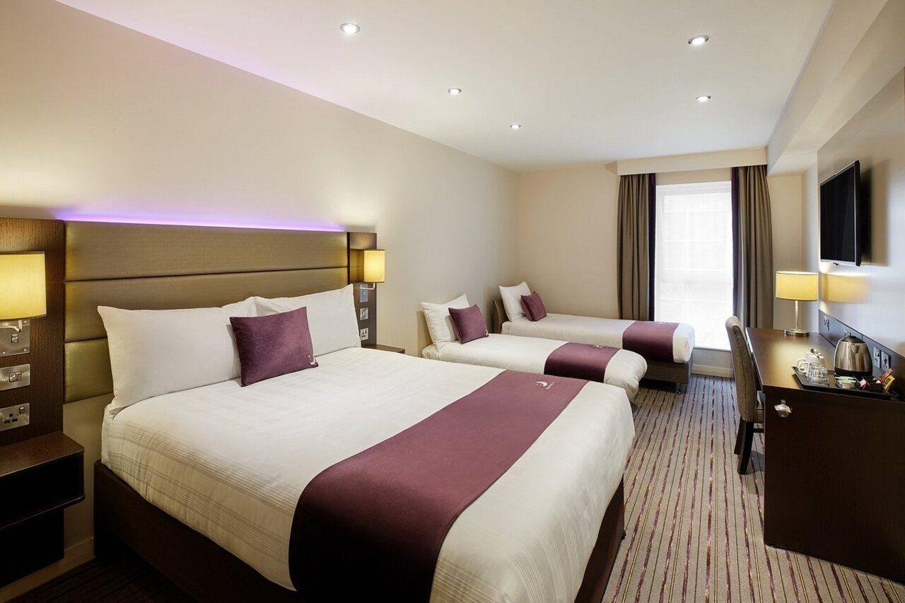 Premier Inn Брентвуд Экстерьер фото