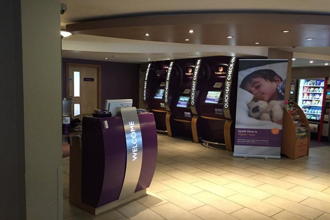 Premier Inn Брентвуд Экстерьер фото