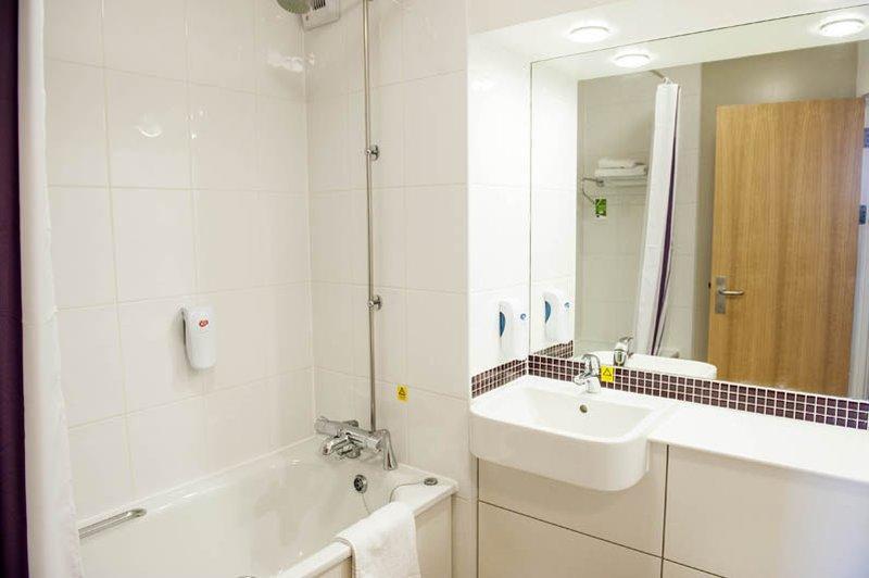 Premier Inn Брентвуд Экстерьер фото