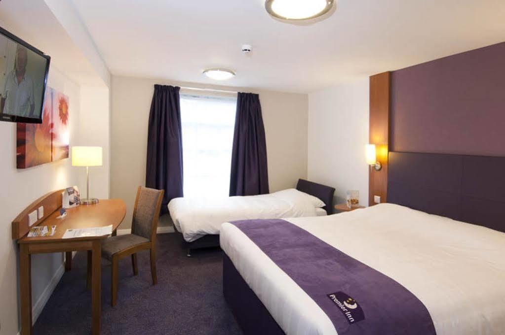 Premier Inn Брентвуд Экстерьер фото